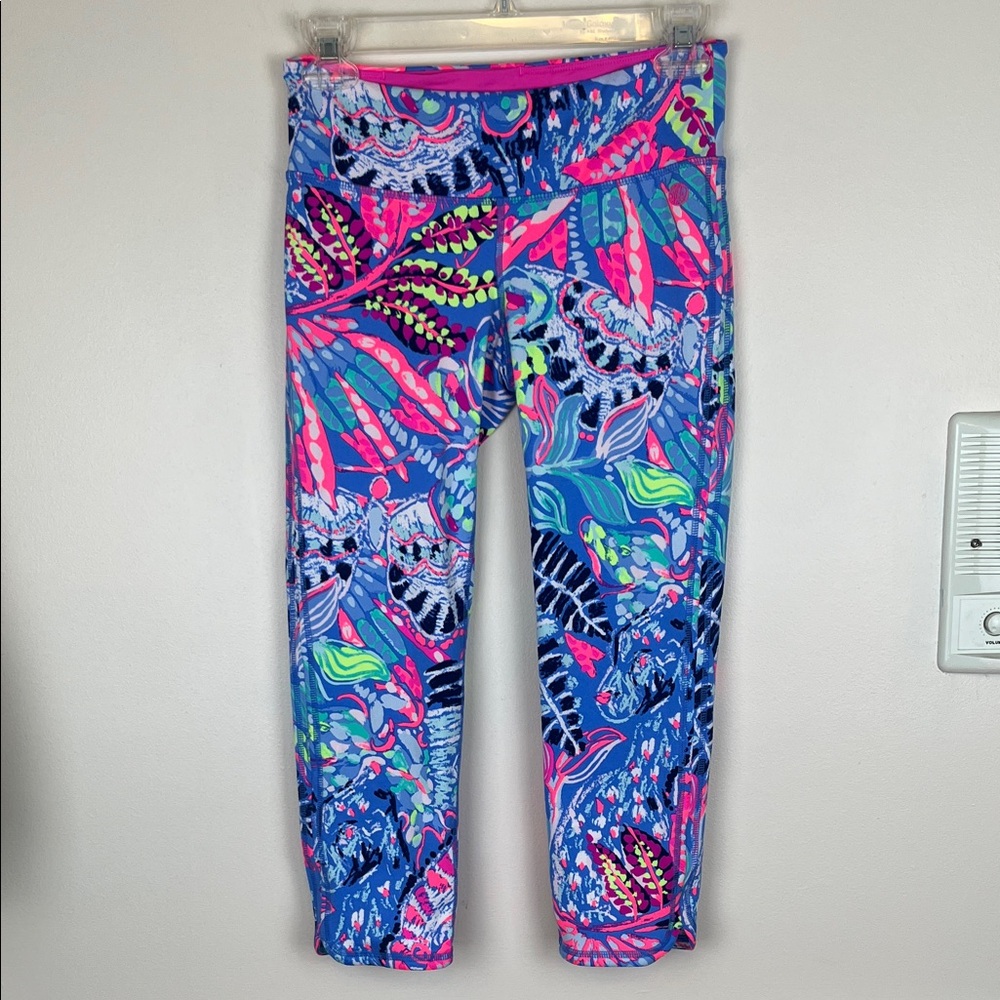 Lilly Pulitzer Luxletic Cropped Leggings in Fantasy Garden Print, Size Small